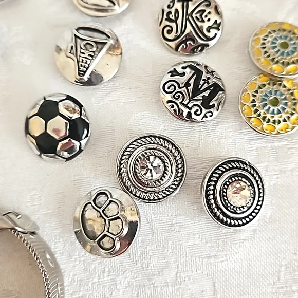 Snap Charms Bracelet. - Picture 4 of 13